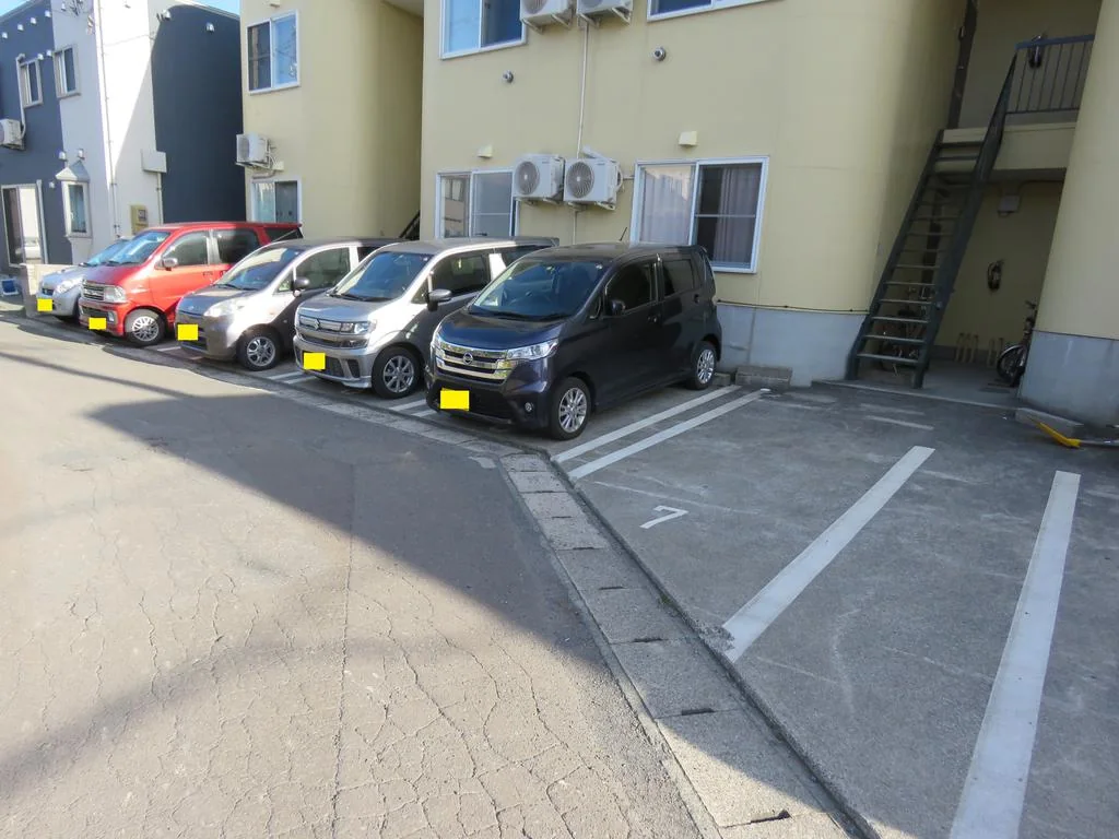パルテノンA A5号室 駐車場